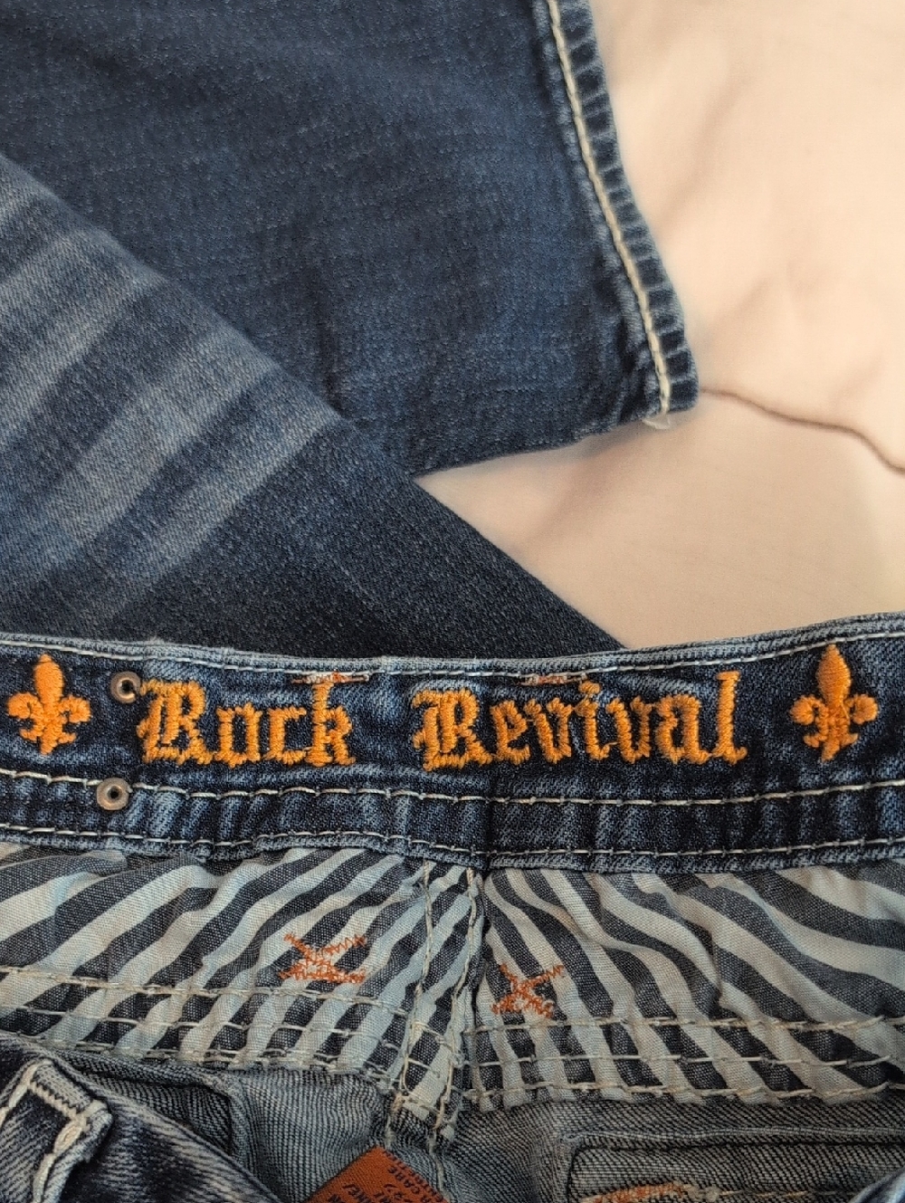 Rock Revival Easy Capril Avery Fit size 31 Cute Pockets Denim Capris Jeans - Picture 3 of 13